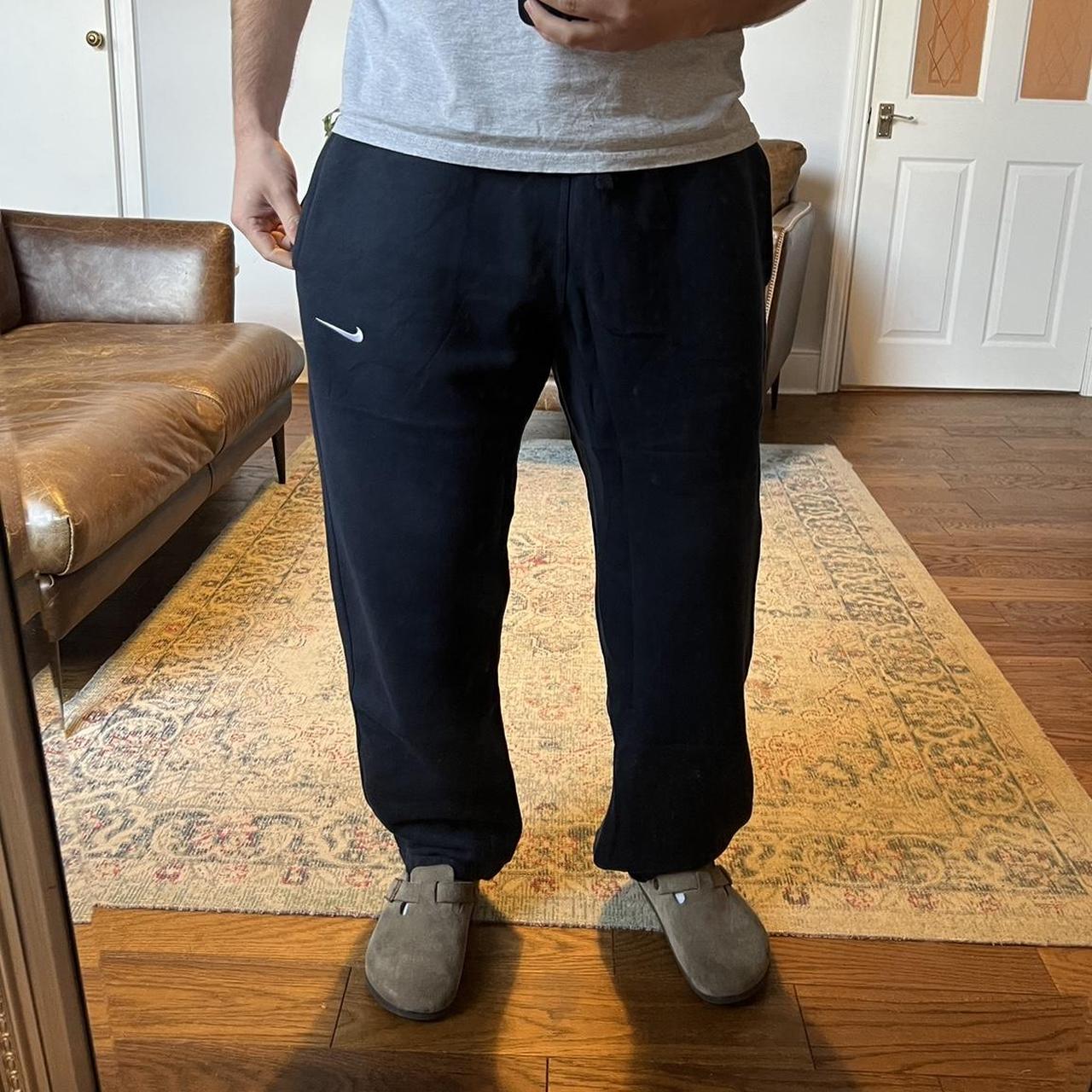 Nike Club Single Swoosh Sweatpants - Navy